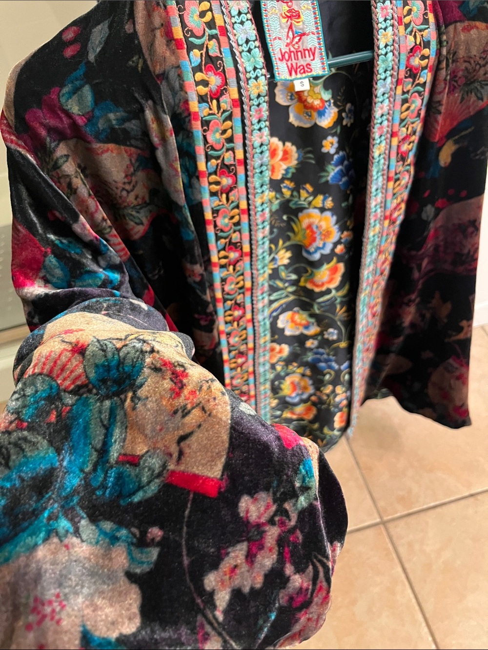 NWOT Johnnny Was reversible Velvet Floral Embroidered oversized kimono Sz small - Picture 4 of 6